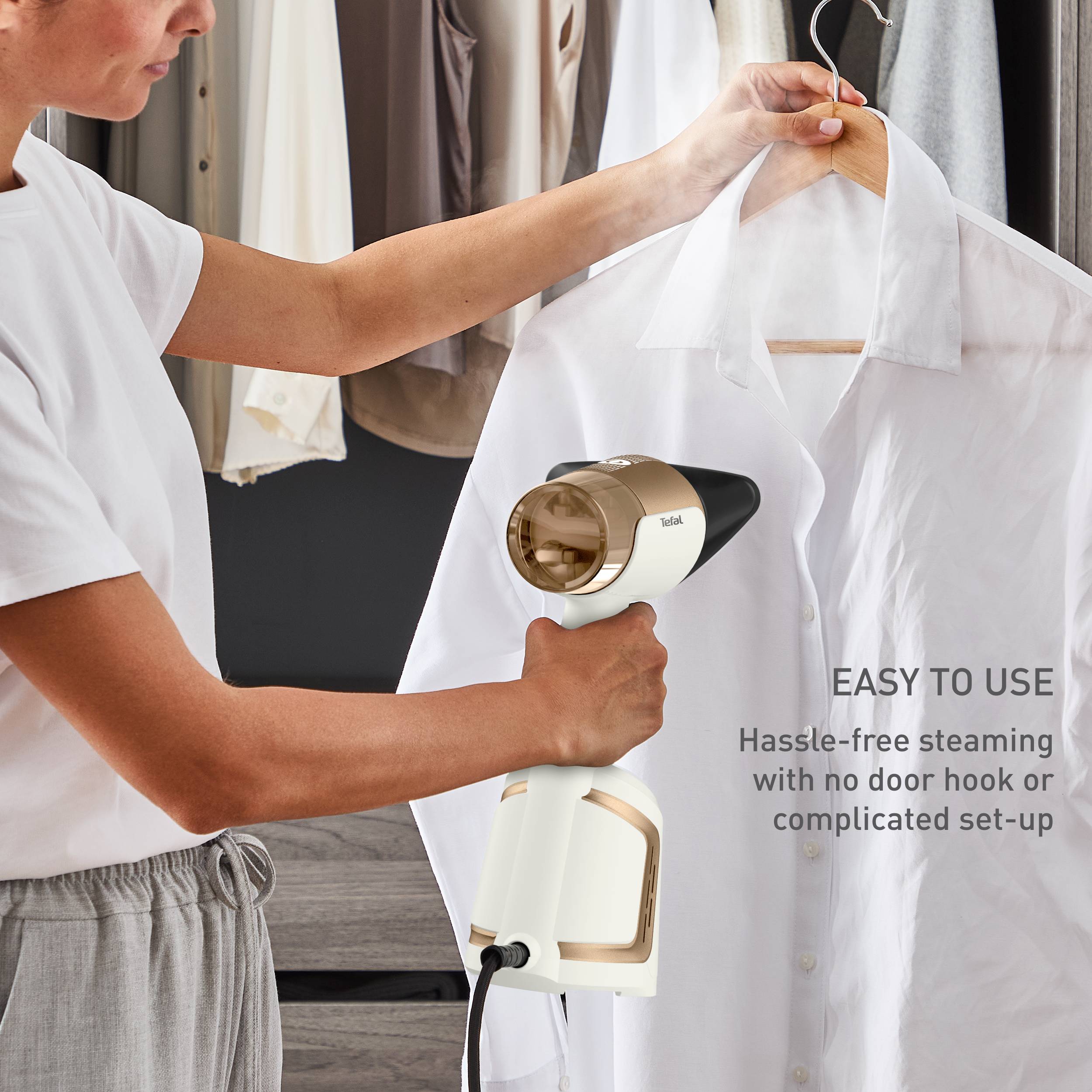 Nasávací ručný naparovač a žehlička 2v1 Tefal AeroSteam DT9820F0 Biely/zlatý