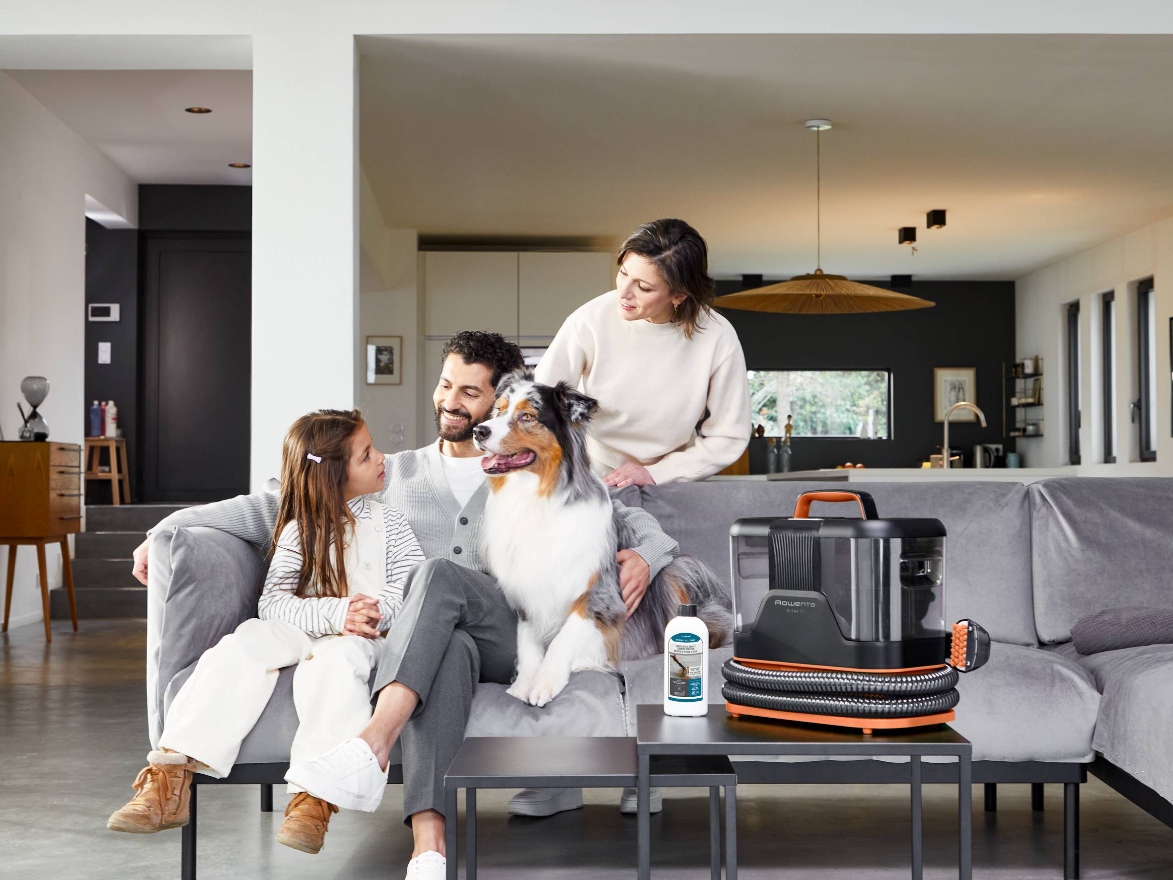 Čistiaci prostriedok na čistenie čalúnenia a kobercov na škvrny a fľaky od domácich miláčikov 1 L XD5320F0