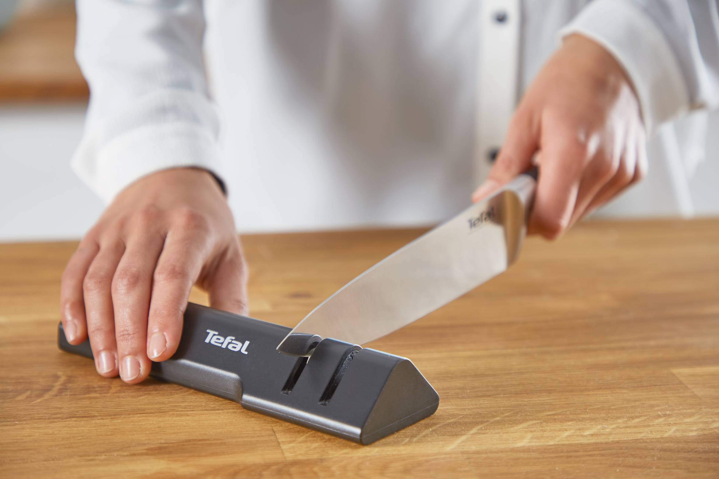 Brúska na nože Tefal Essential 2 sloty K2660555