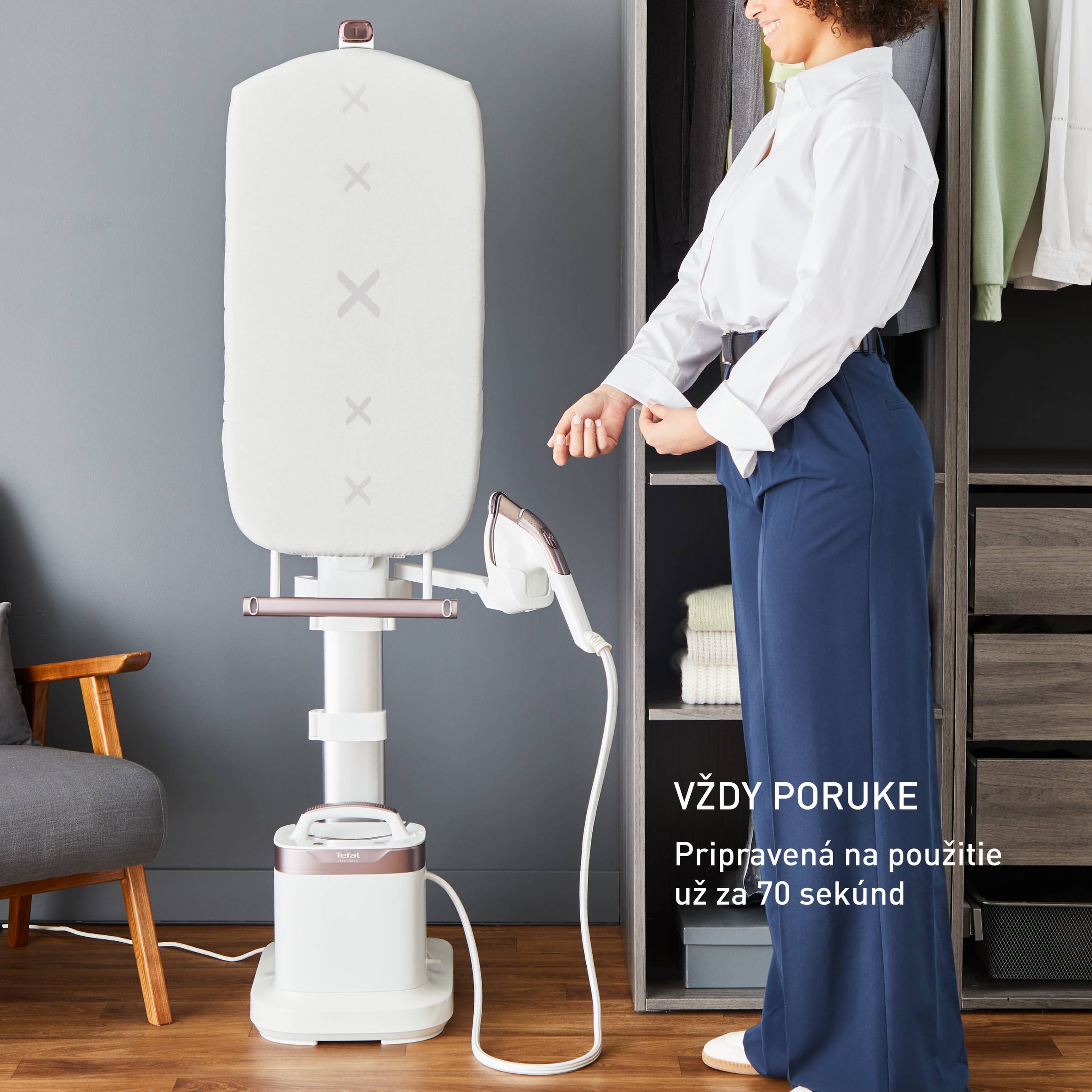 Naparovač odevov so stojanom Tefal IXEO Vision QT1811E0 Biela