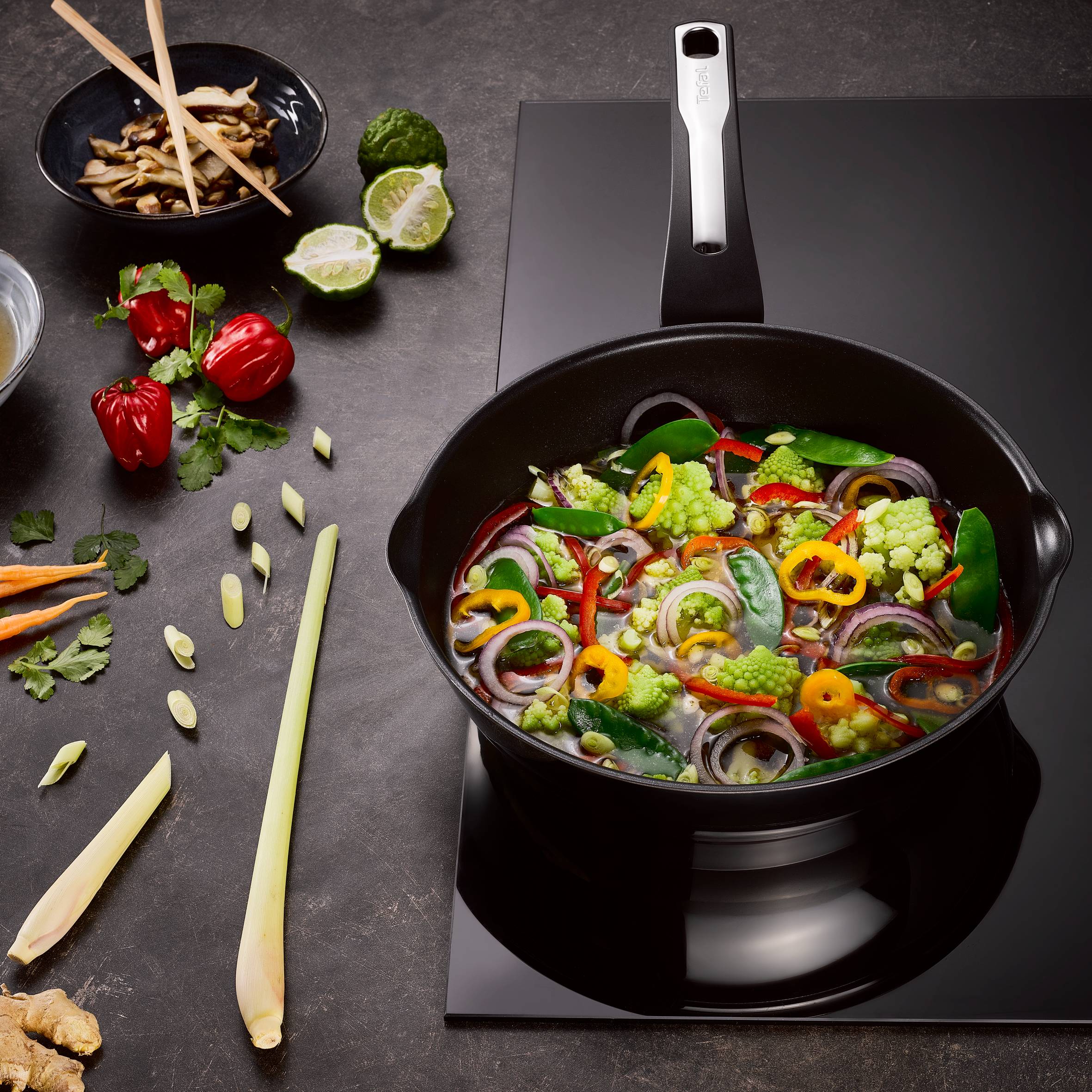 Hlboká panvica Tefal Emotion E3007704 26 cm