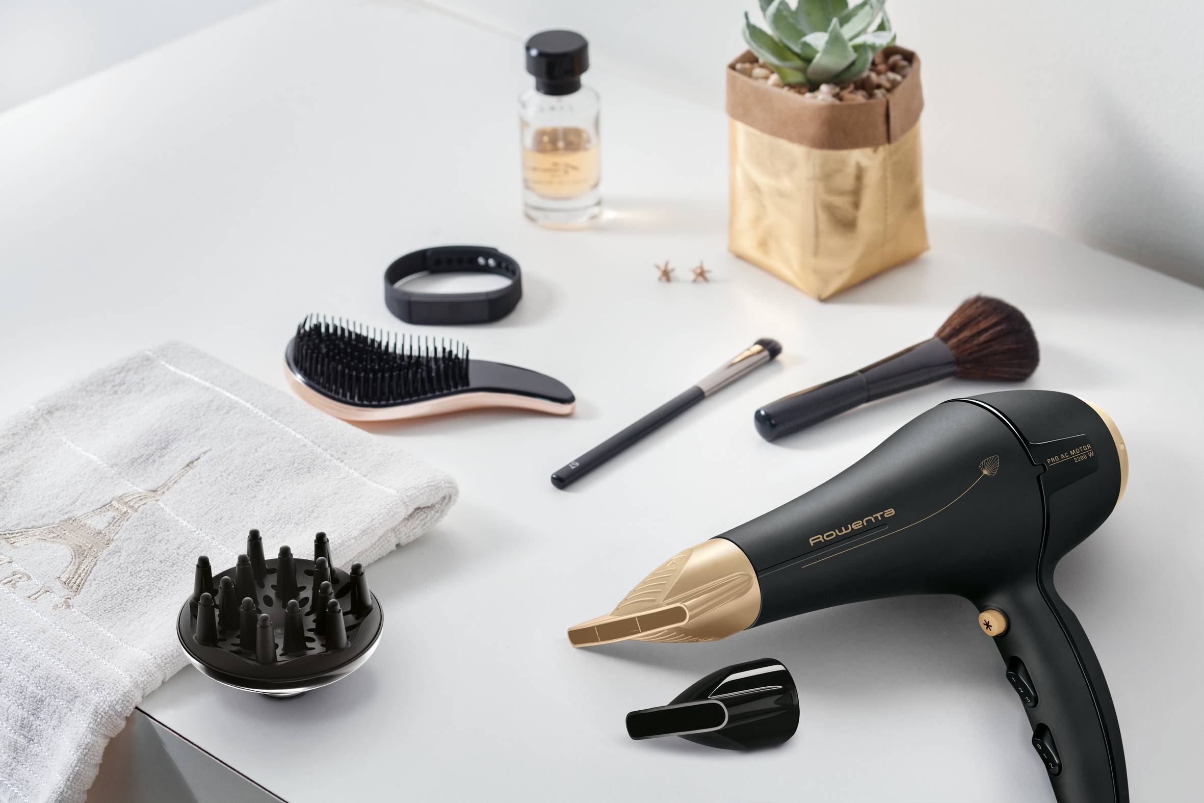 Sušič vlasov Rowenta SIGNATURE PRO AC CV7846F0